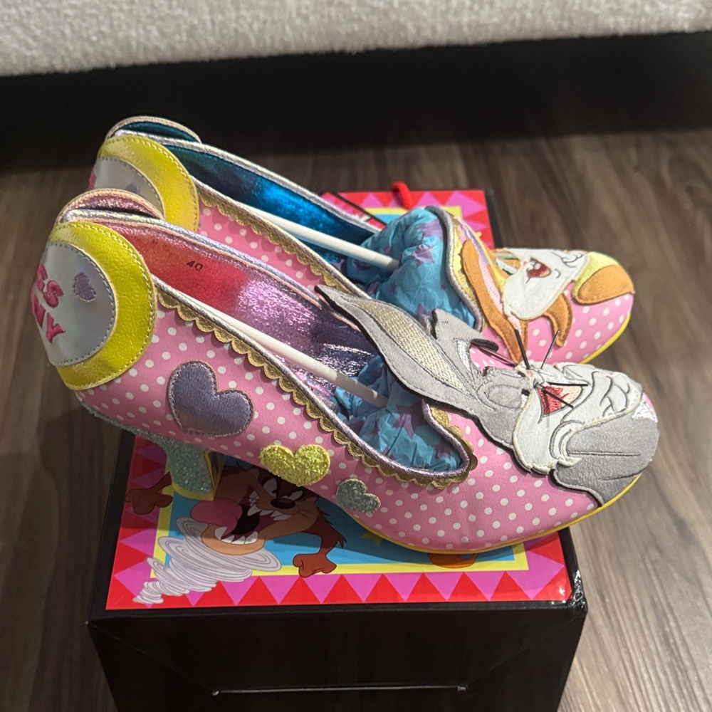 BNWT Irregular Choice x Looney Tunes Bunny Love Heels